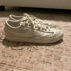 Nike Blazer Low '77 SE 'Flower Embroidery'